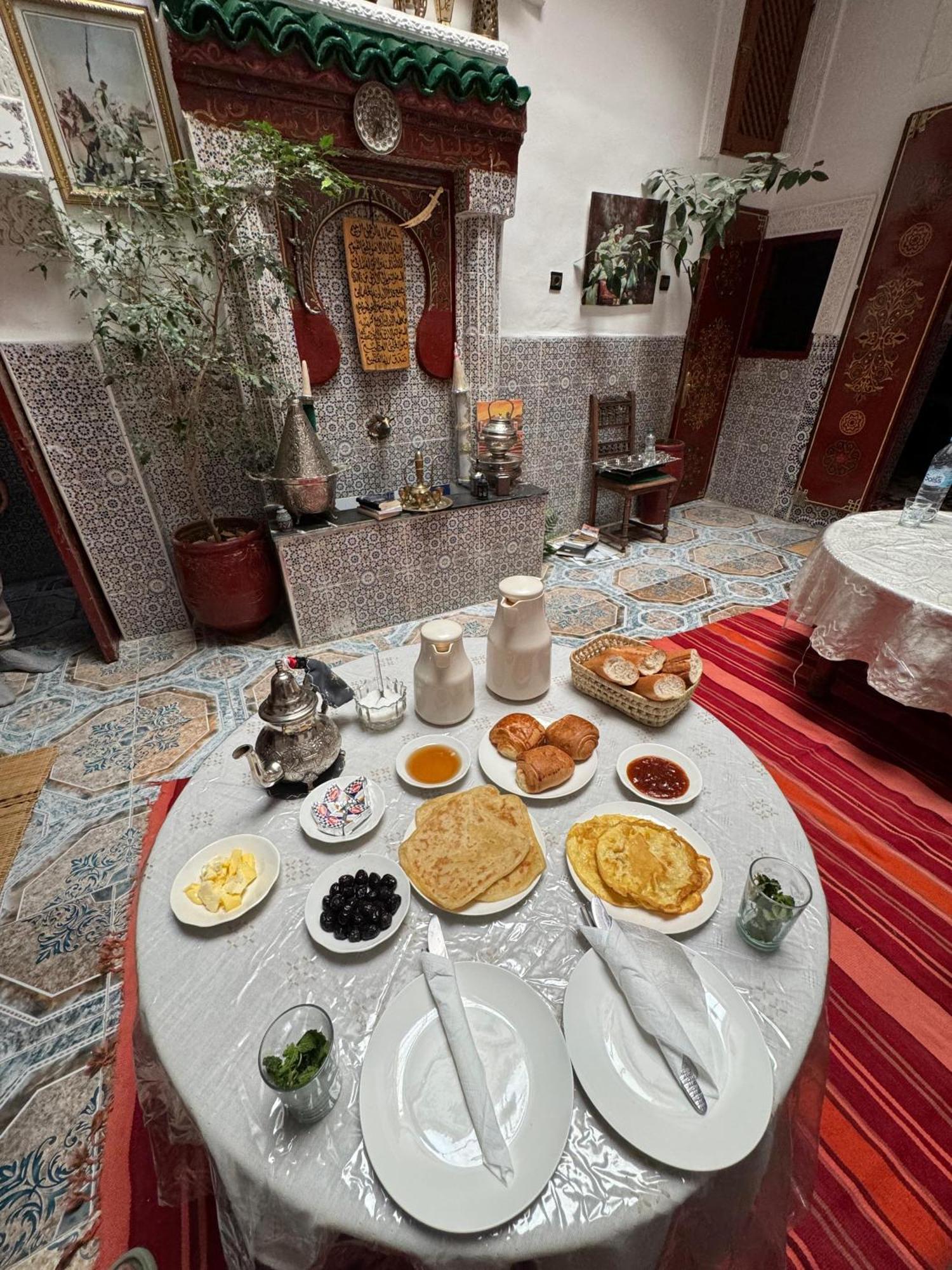 Hotel Dar Enouiina Fez Exterior foto